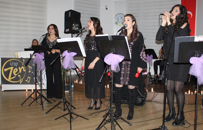 “zen-muzik-grubu”-8-mart’ta-kadinlar-icin-soyledi-006.JPG
