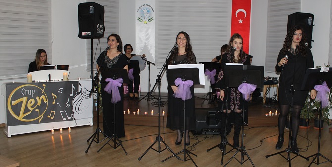 “zen-muzik-grubu”-8-mart’ta-kadinlar-icin-soyledi.JPG