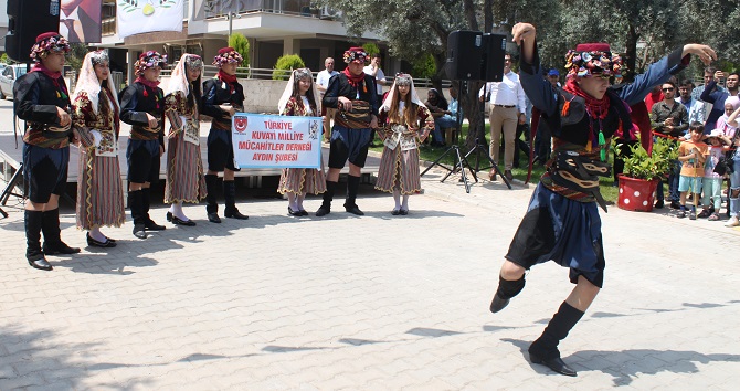 047-003.jpg 047-003.jpg