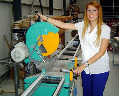 24 YAŞINDA 400 KİŞİYE İSTİHDAM SAĞLADI