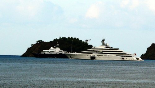 ABRAMOVİÇ’İN FUTBOL AŞKI