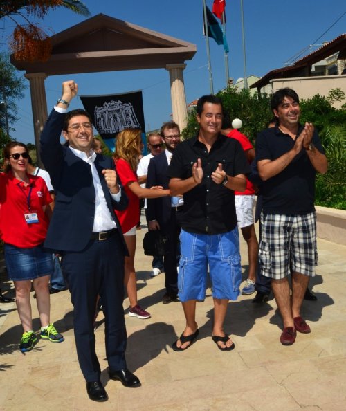 ACUN ILICALI FOÇA'DA