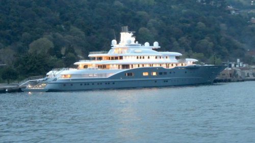 ARAP ŞEYHİNİN SÜPER YATI ‘RADIANT’ MARMARİS'E DEMİRLEDİ