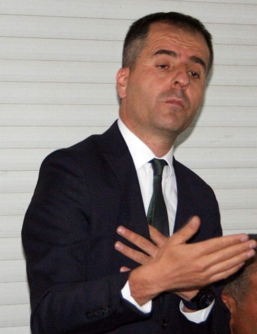 aydin-buyuksehir-belediye-baskani-ozlem-cercioglu’nun-danismani-erkan-karaarslan’in-aydin’a-getirdigi-ekipten-genel-sekreter-yardimcisi-bulent-bozbas’in-cift-canta-calistigi-ortaya-cikti.-007.jpg