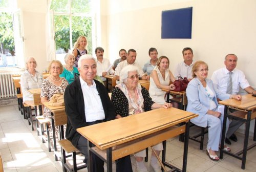 AYDIN LİSESİ'NE MEZUNUNDAN ANLAMLI BAĞIŞ