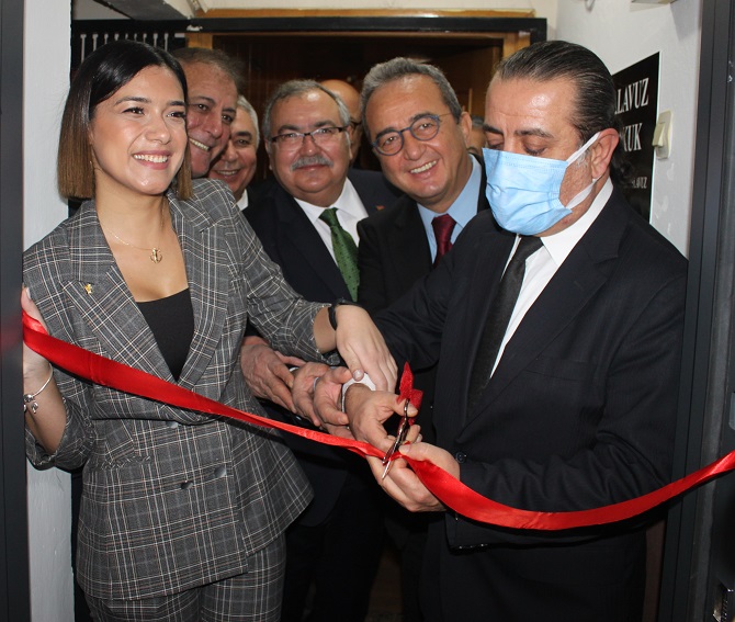 aydinda-yeni-hizmete-giren-hukuk-burosunun-acilisi-gerceklestirildi-002.JPG