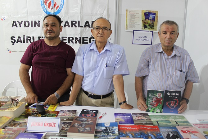 aydinli-yazar-ve-sairler-kitap-fuarinda!-003.JPG