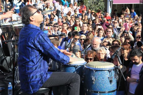 AYHAN SİCİMOĞLU ALAÇATI'YI COŞTURDU