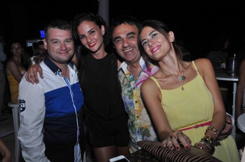 AYŞE HATUN ÖNAL KUŞADASI’NI COŞTURDU