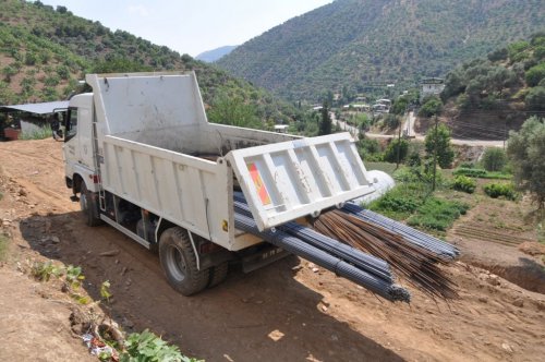 BAĞCILLI’DA 41 YILLIK KÖPRÜ YENİLENİYOR