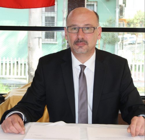 BAHRİ KANAT, AK PARTİ'DEN İSTİFA ETTİ