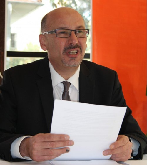 BAHRİ KANAT, AK PARTİ'DEN İSTİFA ETTİ
