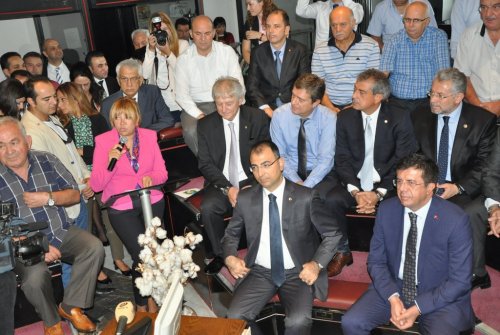 BAKAN ZEYBEKCİ'DEN İZMİR TİCARET BORSASINA ZİYARET