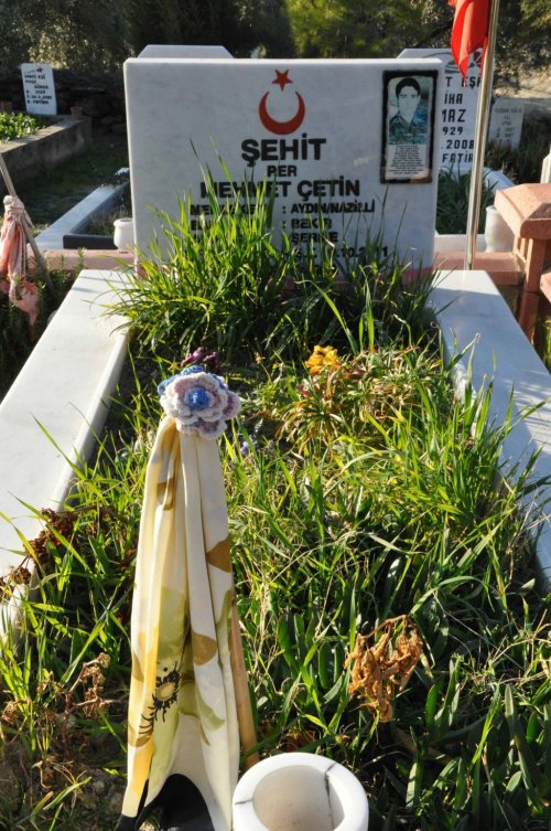 BAŞKAN ALICIK, ŞEHİT MEHMET ÇETİN’İN MEZARINI ZİYARET ETTİ