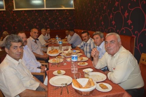 BAŞKAN ŞEVKAN’DAN KÖY MUHTARLARI İLE İFTAR YEMEĞİNDE BİR ARAYA GELDİ