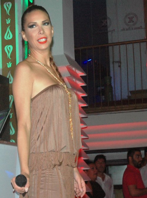 BODRUM’DA TUĞBA ÖZERK İZDİHAMI