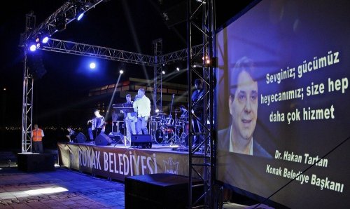 BOSNALI İZMİRLİLERİ COŞTURDU