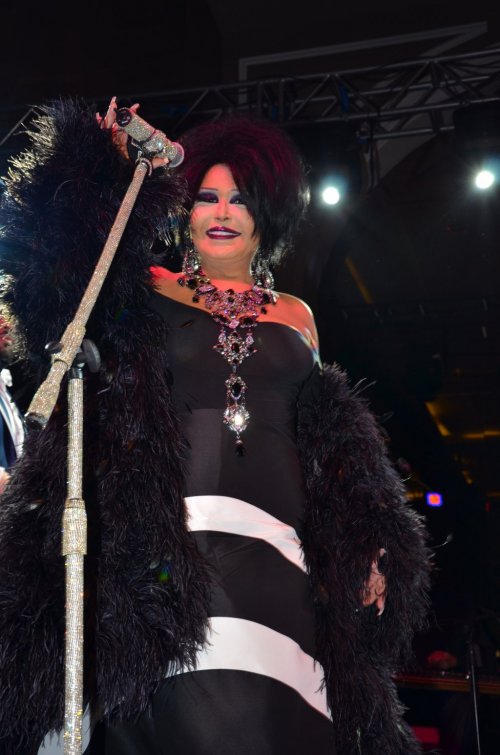 BÜLENT ERSOY İZMİRLİLERİ COŞTURDU