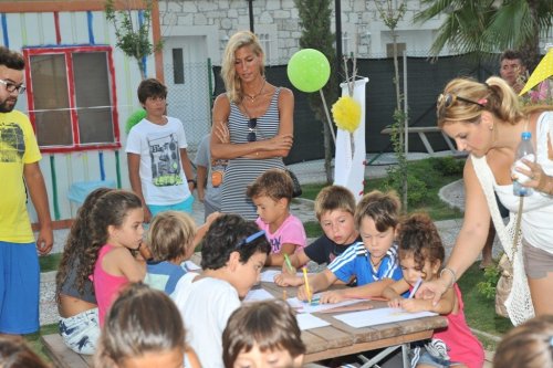 ÇAĞLA ŞİKEL MİNİK TENİSÇİLERLE