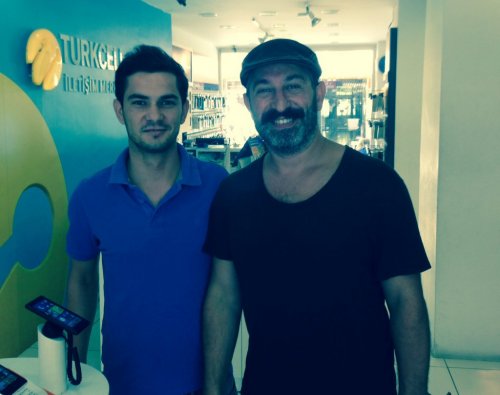 CEM YILMAZ, FETHİYE’DE TATİL YAPIYOR