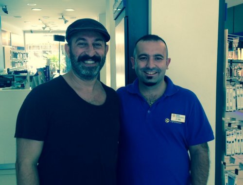 CEM YILMAZ, FETHİYE’DE TATİL YAPIYOR