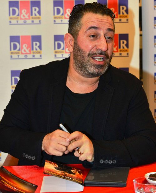 CEM YILMAZ’DAN DUYGU DOLU ANLAR