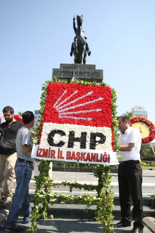 CHP İZMİR'DEN 30 AĞUSTOS'A ALTERNATİF KUTLAMA