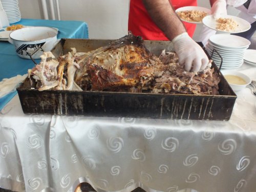 ÇOBANLAR ''SÜRÜ YÖNETİCİSİ'' OLDU, OĞLAK DOLMASI İKRAM EDİLDİ