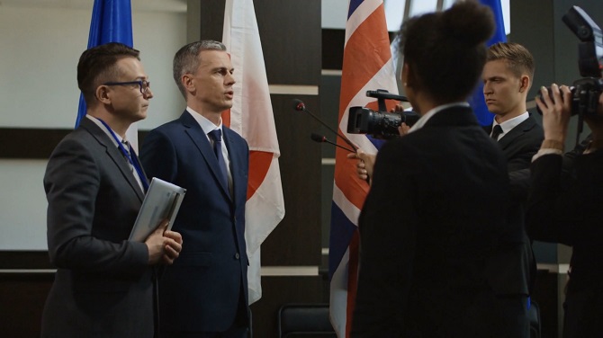 corona---09.jpg corona---09.jpg