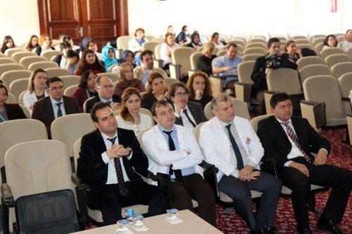 DENİZLİ KAMU HASTANELERİ BİRLİĞİ GENEL SEKRETERLİĞİ TARAFINDAN GENEL SEKRETERLİK ÇALIŞANLARI VE DENİZLİ DEVLET HASTANESİ ÇALIŞANLARINA YÖNELİK SİGARAYI BIRAKMANIN ÖNEMİ İLE İLGİLİ BİR ETKİNLİK DÜZENLENDİ.