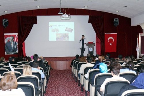 DENİZLİ KAMU HASTANELERİ BİRLİĞİ GENEL SEKRETERLİĞİ TARAFINDAN GENEL SEKRETERLİK ÇALIŞANLARI VE DENİZLİ DEVLET HASTANESİ ÇALIŞANLARINA YÖNELİK SİGARAYI BIRAKMANIN ÖNEMİ İLE İLGİLİ BİR ETKİNLİK DÜZENLENDİ.