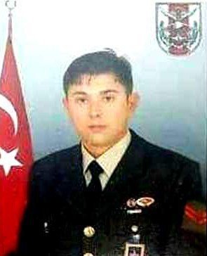 diyarbakirda-sehit-olan-uzman-cavus-kenan-karabacakli-aydinin-karacasu-ilcesinde-topraga-verildi-iha-20160105aw623430-3-t.jpg