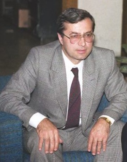 dr-sadik-ahmet.jpg