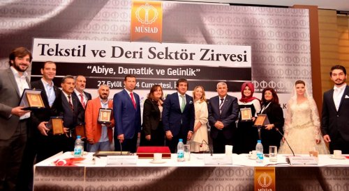 DÜNYACA ÜNLÜ MODA TASARIMCISI ARZU KAPROL: