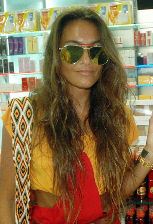 EDA TAŞPINAR ECZANE ECZANE GEZİYOR