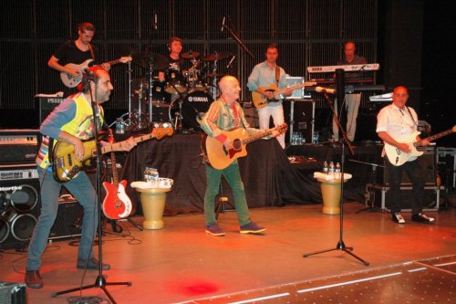 EFSANE GRUP MFÖ’DEN MUHTEŞEM KONSER