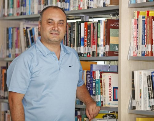 EĞİTİM ARTTIKÇA KADINLARDA İŞSİZLİK ARTIYOR