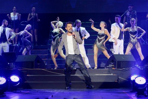 FANTA GENÇLİK FESTİVALİ'NİN İKİNCİ KONSERİNİ İZMİR'DE 70 BİN MÜZİKSEVER COŞKUYLA İZLEDİ