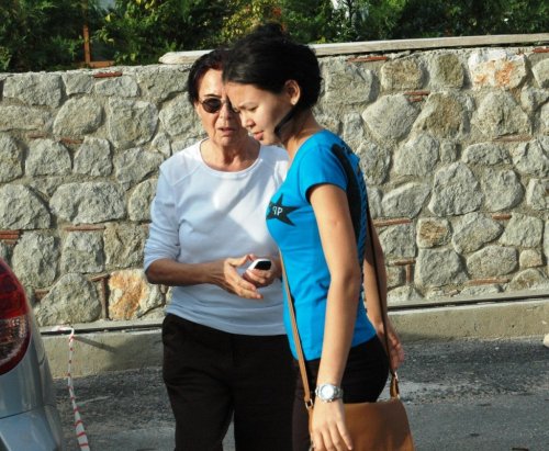 FATMA GİRİK’İN HAYAT ARKADAŞI ÜNLÜ YÖNETMEN MEMDUH ÜN HASTANEYE KALDIRILDI