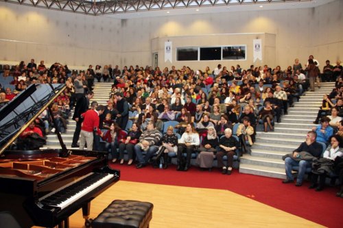 FAZIL SAY, ANNE HASRETİNİ KONSERDE GİDERDİ