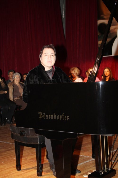 FAZIL SAY HAYRANLARIYLA BULUŞTU