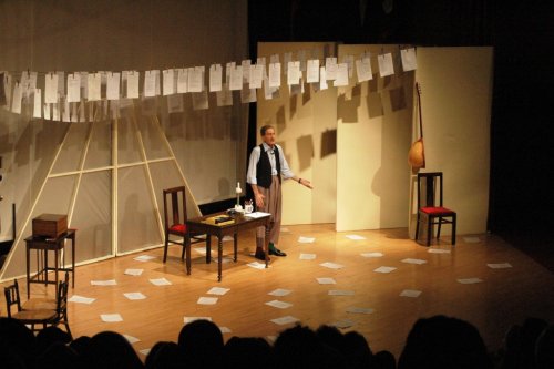 FERHAN ŞENSOY, ŞARKICILIĞA SOYUNDU