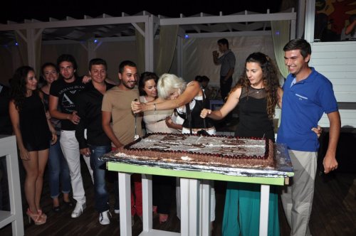 FOÇA MAMBO BEACH CLUB’DA 4. YIL COŞKUSU