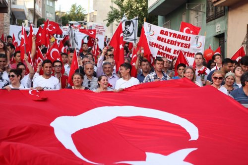 HADISE BAYRAKLI'YI SALLADI