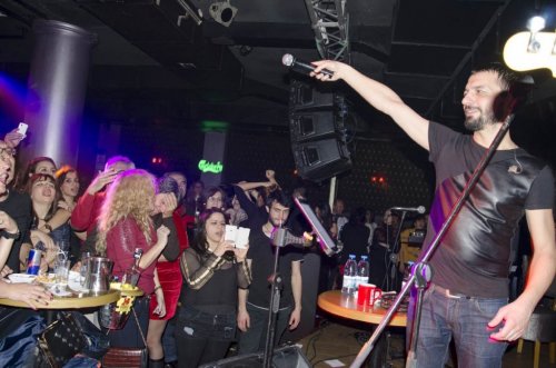 'HAKİM BEY' MARMARİSLİLERİ COŞTURDU