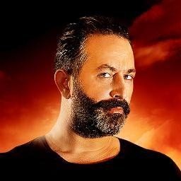 HOLLYWOOD YILDIZINDAN CEM YILMAZ'A KAFA KARIŞTIRAN MESAJ