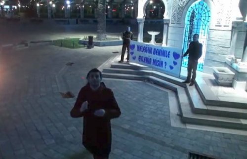 İNSANSIZ HAVA ARACIYLA EVLENME TEKLİFİ