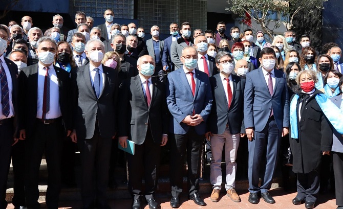 iyi-parti-heyetinden-baskan-ozcana-ziyaret-001.jpg