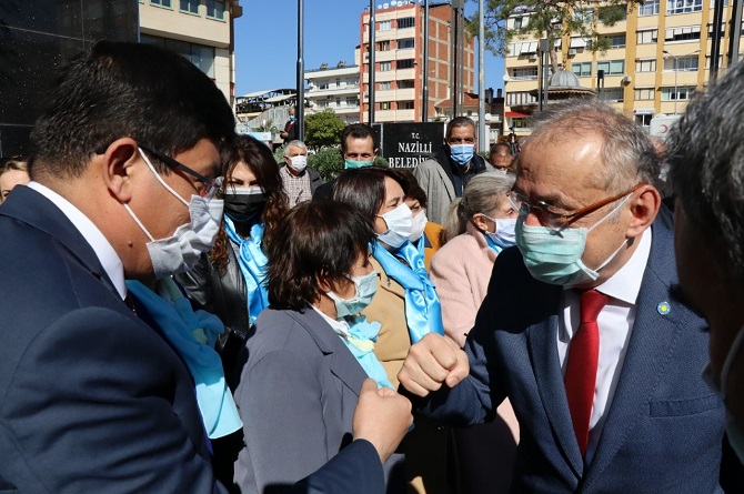 iyi-parti-heyetinden-baskan-ozcana-ziyaret-003.jpg