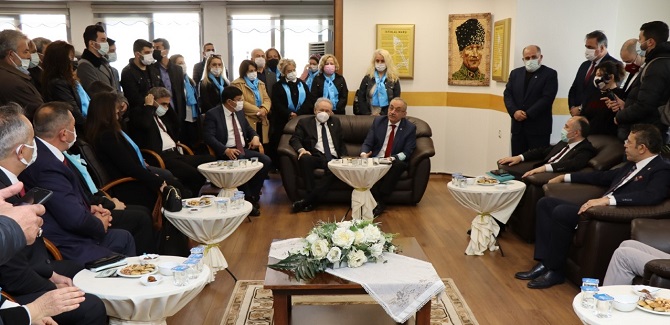 iyi-parti-heyetinden-baskan-ozcana-ziyaret-004.jpg